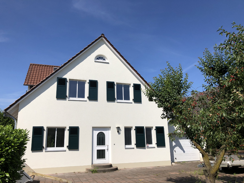 Haus Fassade streichen